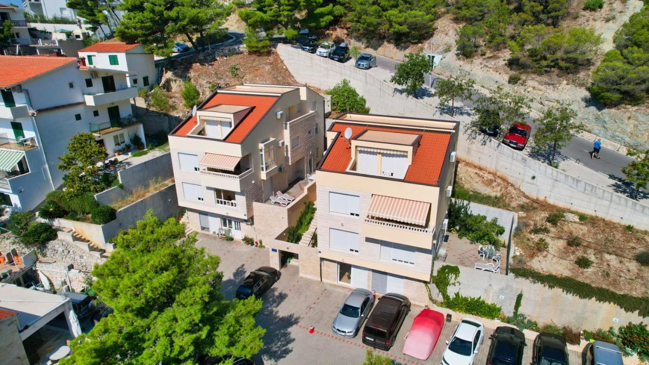 Apartments Villa Astra & Pinija Брела Екстер'єр фото