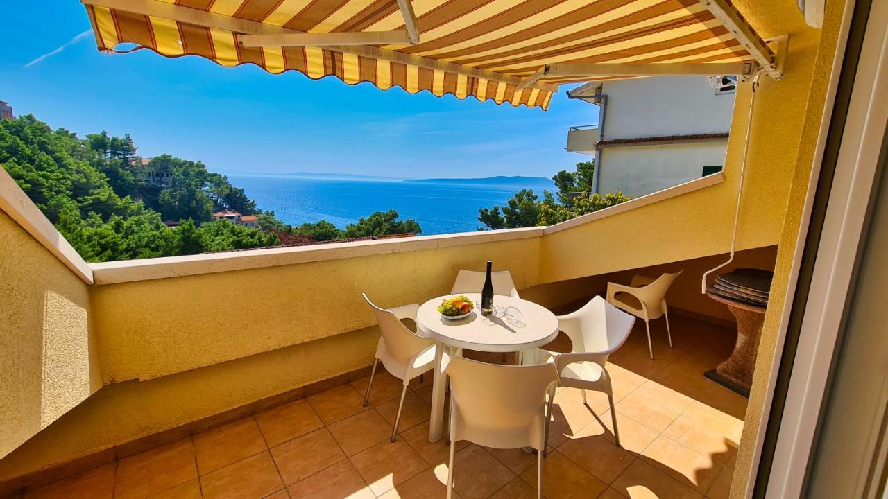 Apartments Villa Astra & Pinija Брела Екстер'єр фото