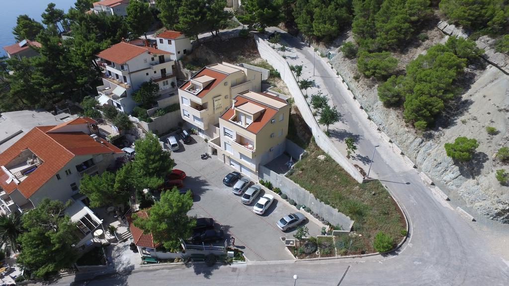 Apartments Villa Astra & Pinija Брела Екстер'єр фото