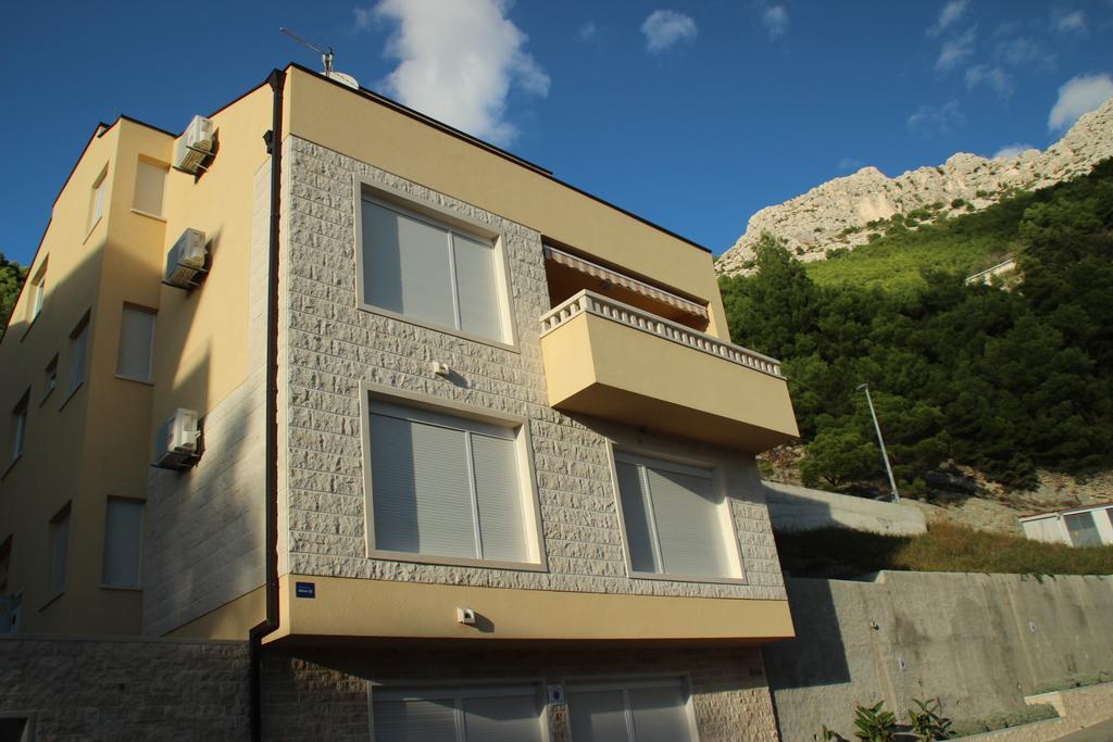 Apartments Villa Astra & Pinija Брела Екстер'єр фото